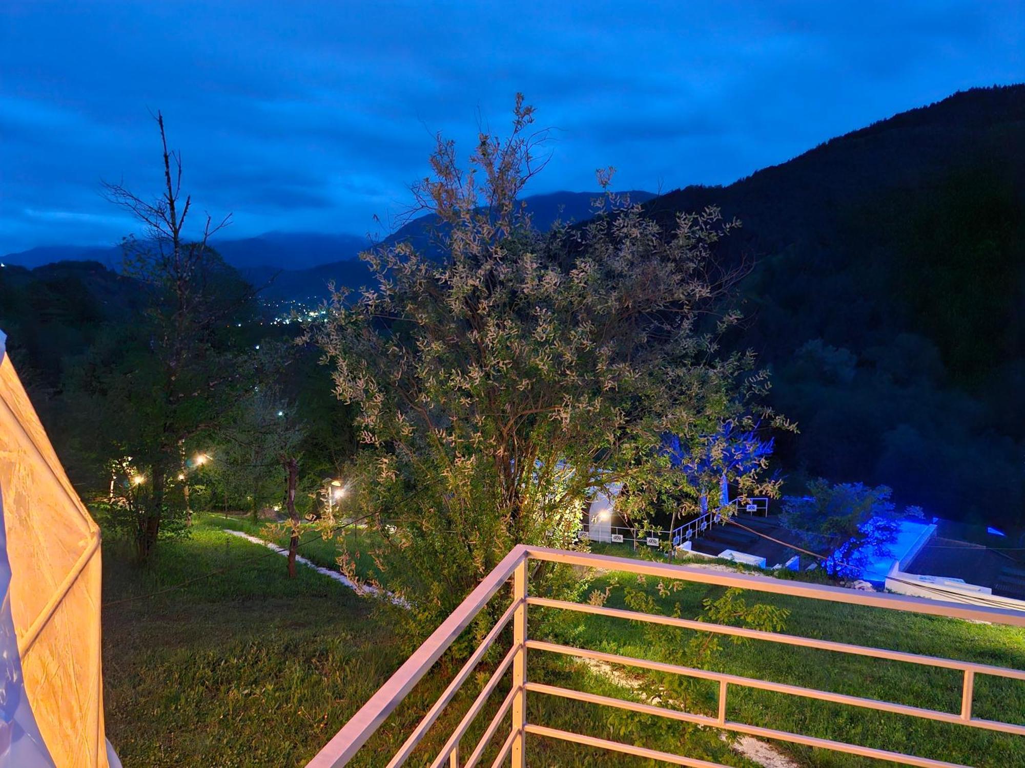 Glamping Georgia Krikhi Hotel Ambrolauri Luaran gambar