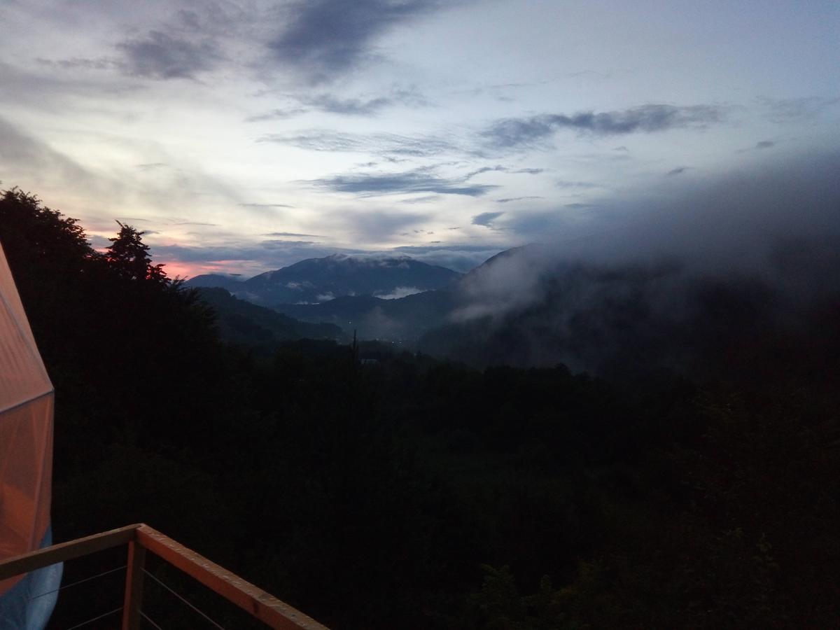 Glamping Georgia Krikhi Hotel Ambrolauri Luaran gambar